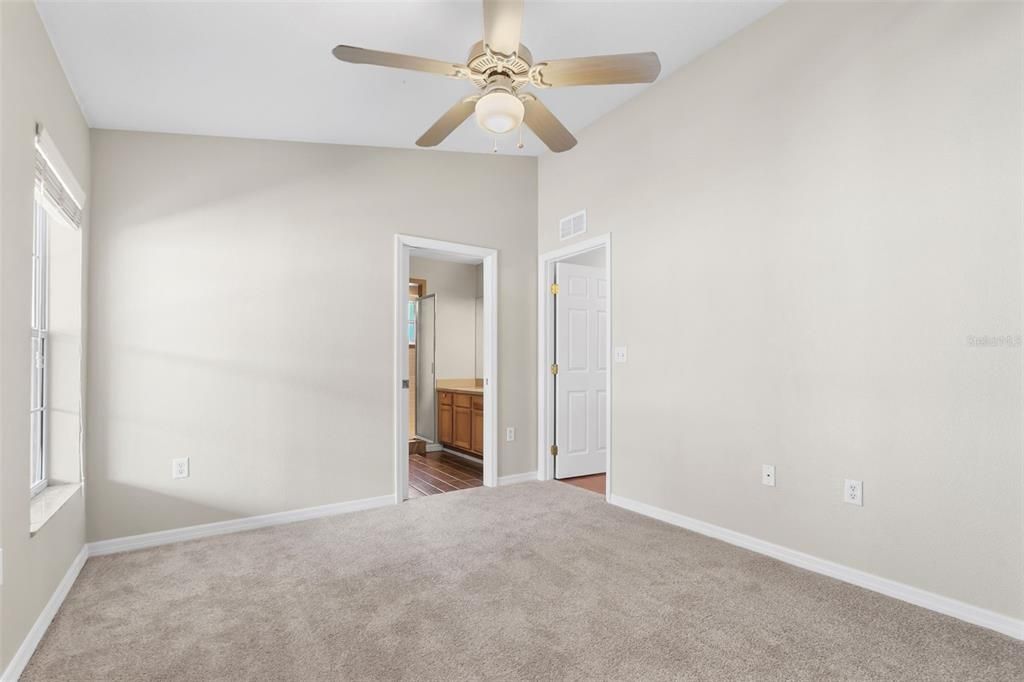 Active With Contract: $254,000 (3 beds, 2 baths, 1182 Square Feet)