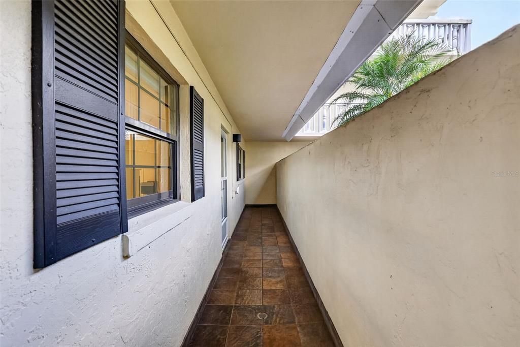 For Sale: $298,900 (2 beds, 2 baths, 1163 Square Feet)