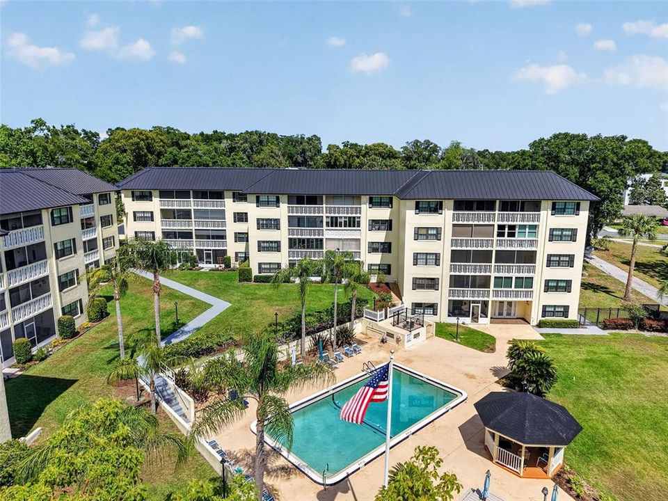 For Sale: $298,900 (2 beds, 2 baths, 1163 Square Feet)
