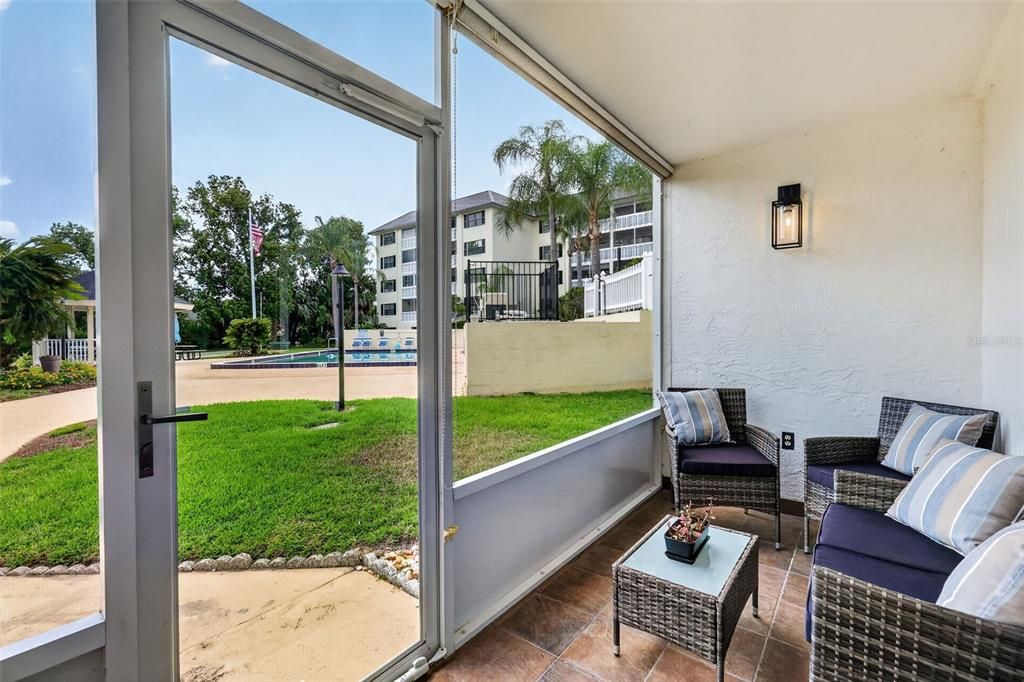 For Sale: $298,900 (2 beds, 2 baths, 1163 Square Feet)