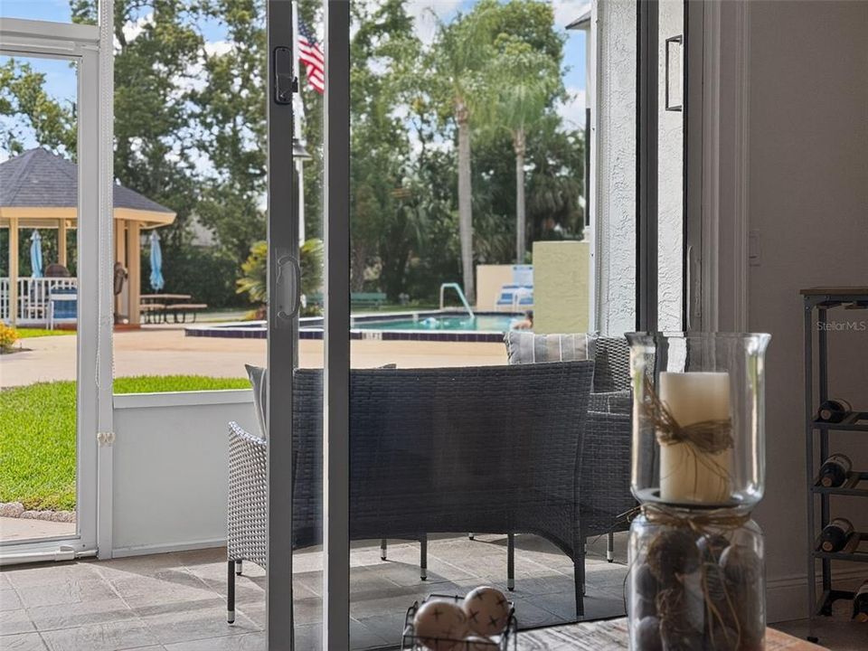For Sale: $298,900 (2 beds, 2 baths, 1163 Square Feet)