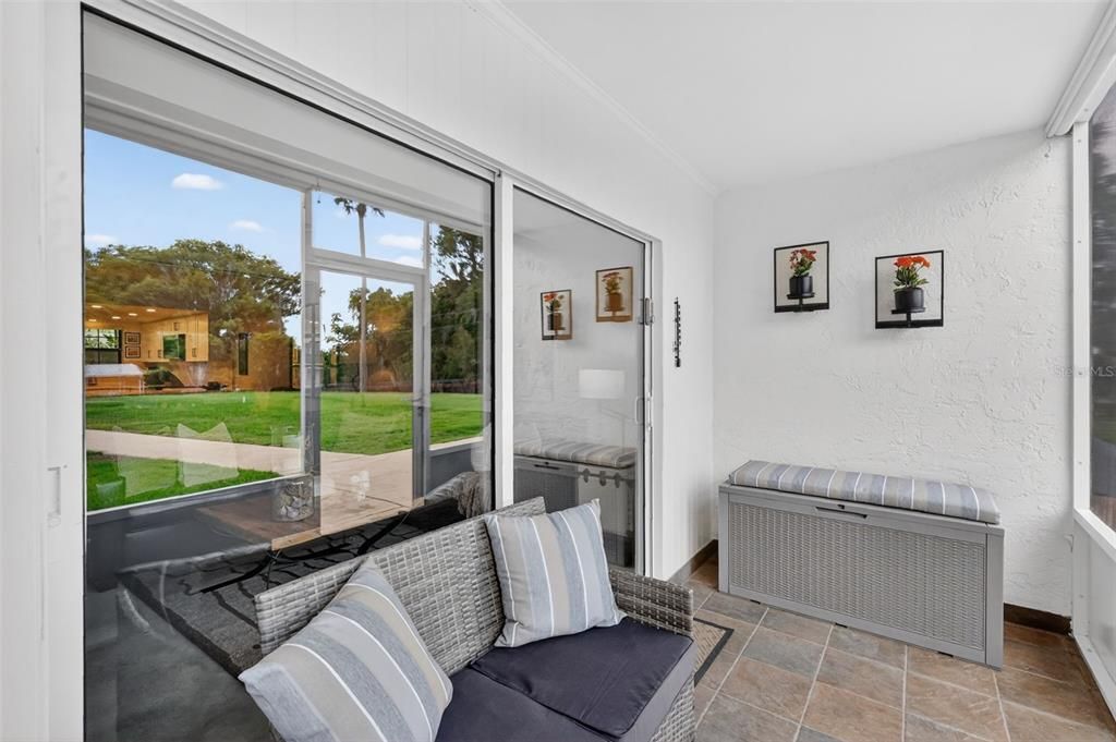 For Sale: $298,900 (2 beds, 2 baths, 1163 Square Feet)