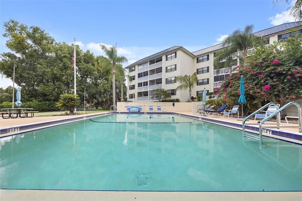 For Sale: $298,900 (2 beds, 2 baths, 1163 Square Feet)