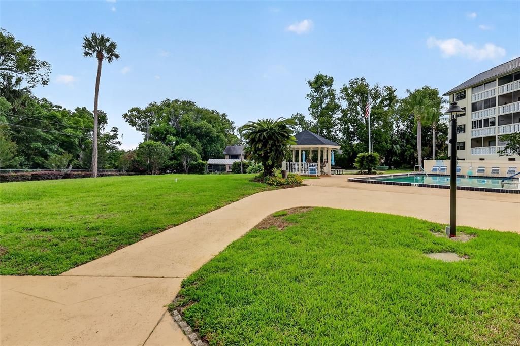 For Sale: $298,900 (2 beds, 2 baths, 1163 Square Feet)