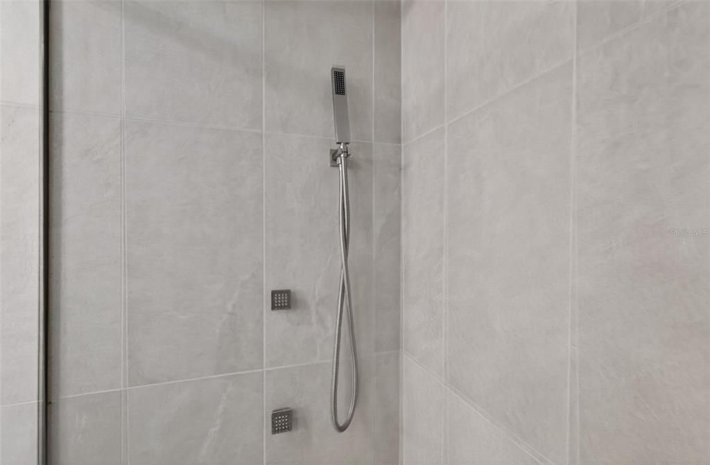 For Sale: $298,900 (2 beds, 2 baths, 1163 Square Feet)