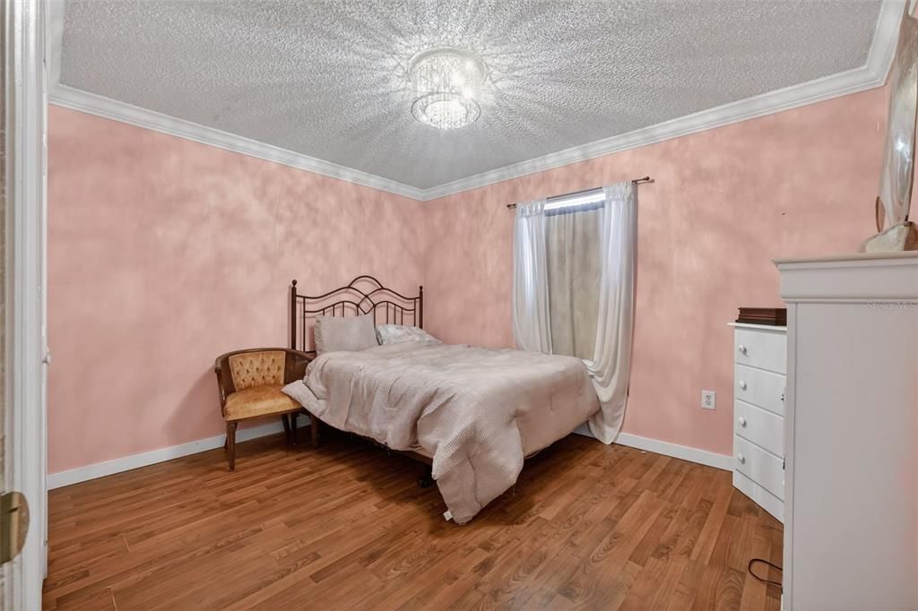 For Sale: $329,000 (3 beds, 2 baths, 1346 Square Feet)