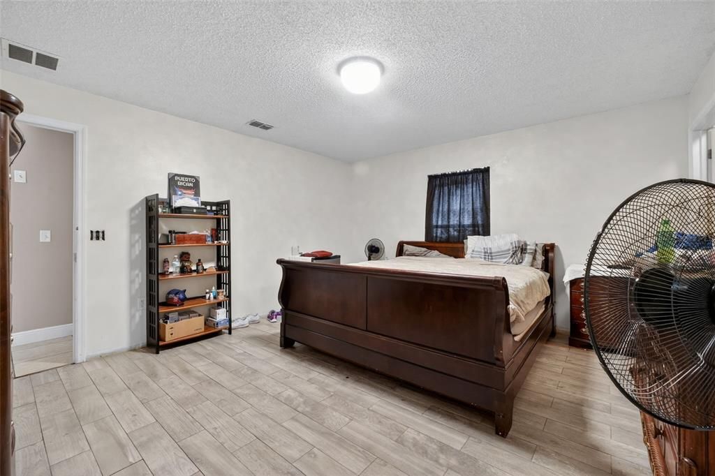 For Sale: $329,000 (3 beds, 2 baths, 1346 Square Feet)