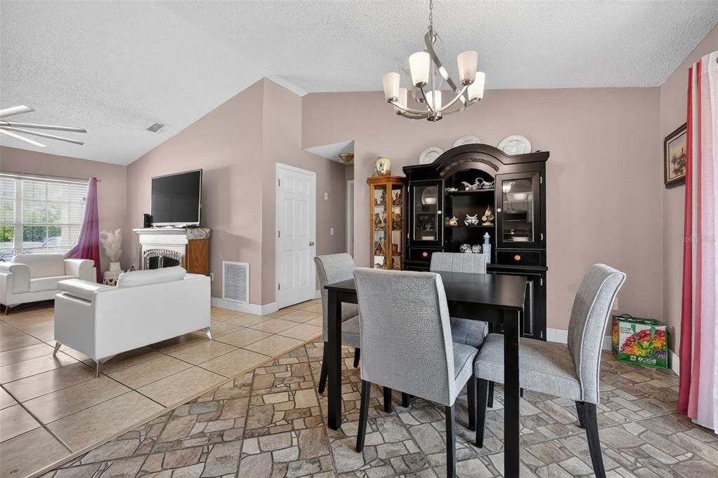 For Sale: $329,000 (3 beds, 2 baths, 1346 Square Feet)