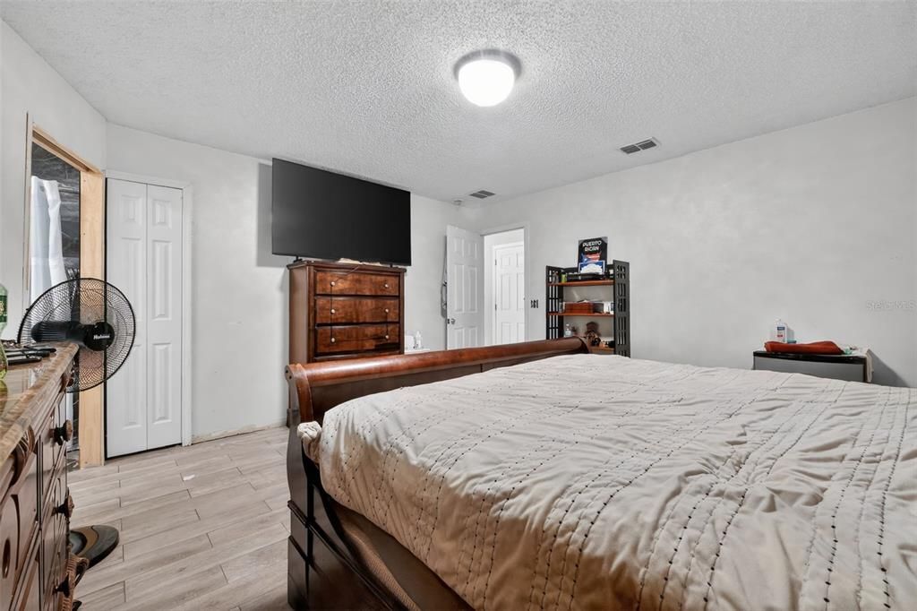 For Sale: $329,000 (3 beds, 2 baths, 1346 Square Feet)
