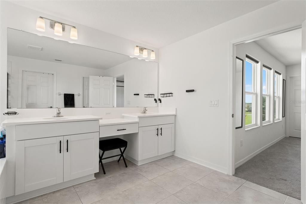 Под контрактом: $579,999 (5 спален, 4 ванн, 3316 Квадратных фут)