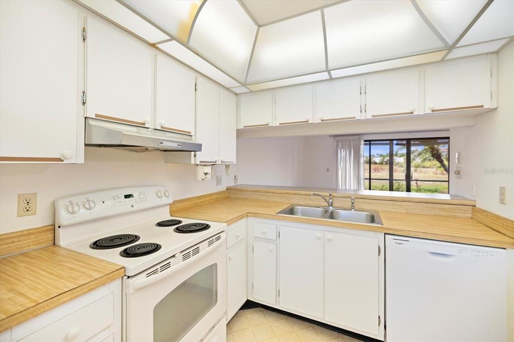 Active With Contract: $249,000 (3 beds, 2 baths, 1244 Square Feet)