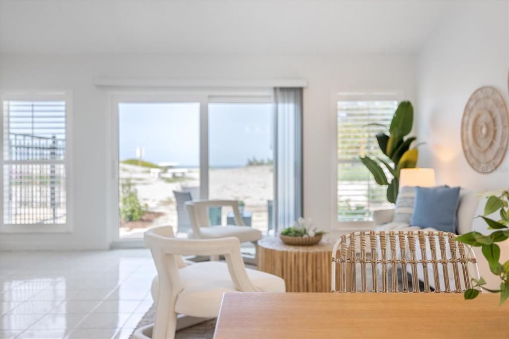 For Sale: $779,000 (2 beds, 2 baths, 1049 Square Feet)