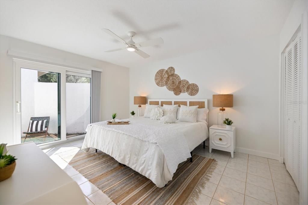 For Sale: $779,000 (2 beds, 2 baths, 1049 Square Feet)
