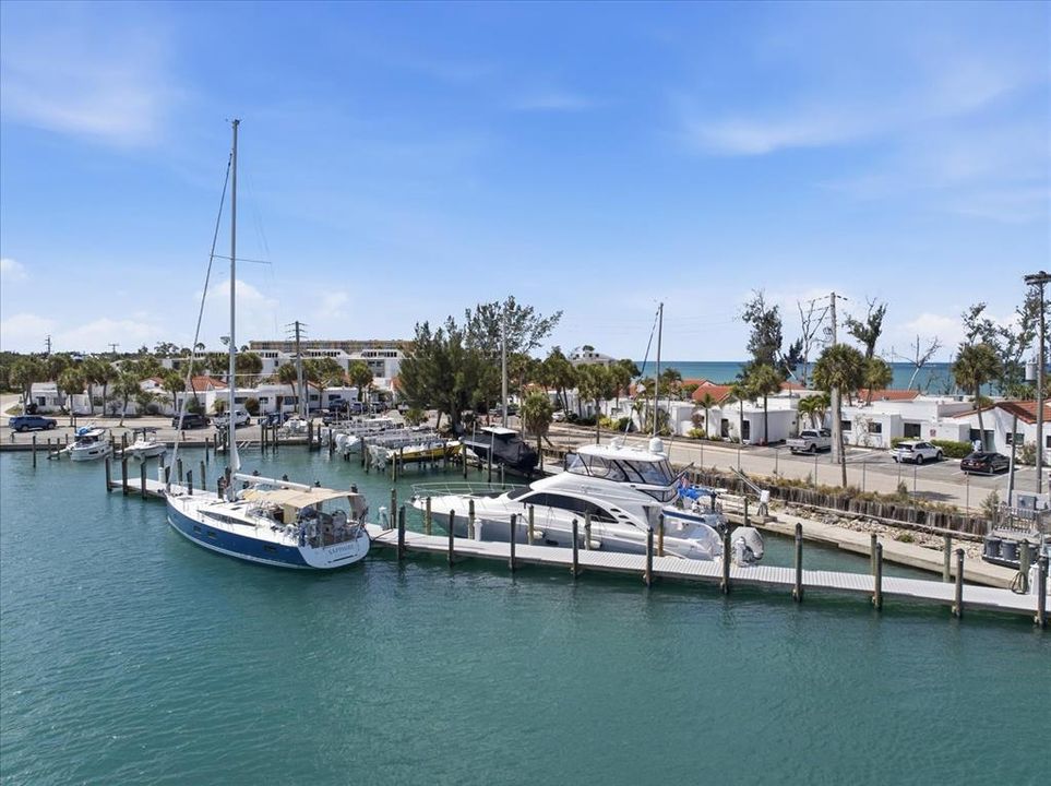 For Sale: $779,000 (2 beds, 2 baths, 1049 Square Feet)