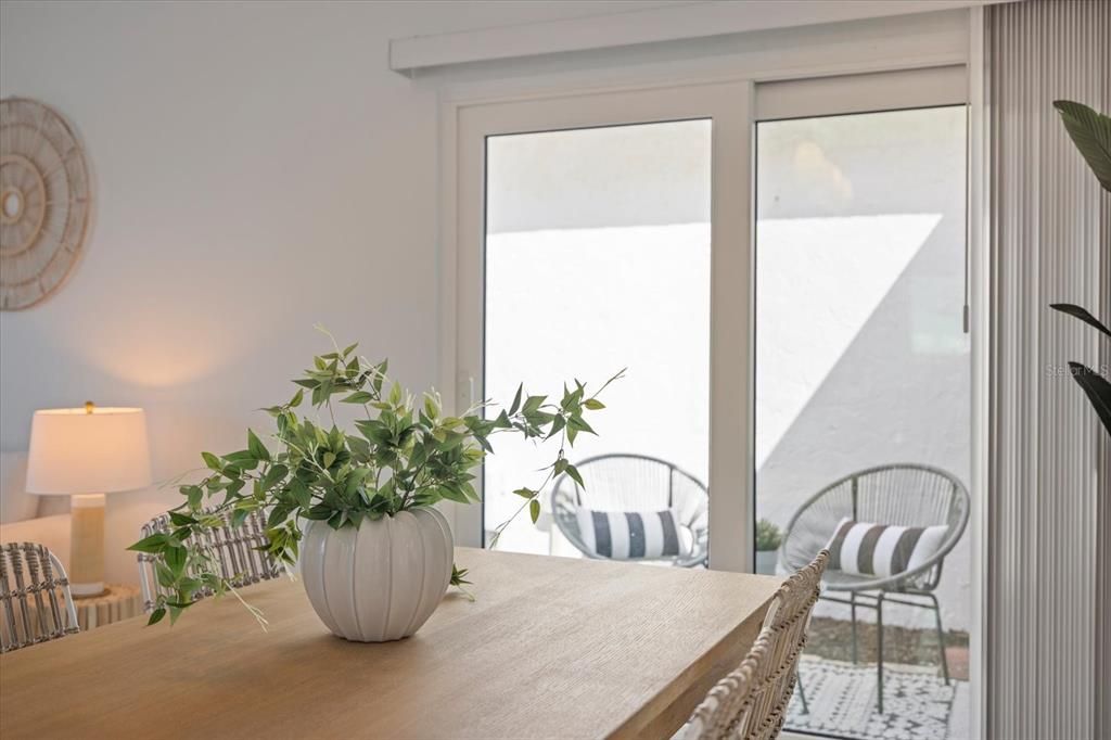 For Sale: $779,000 (2 beds, 2 baths, 1049 Square Feet)