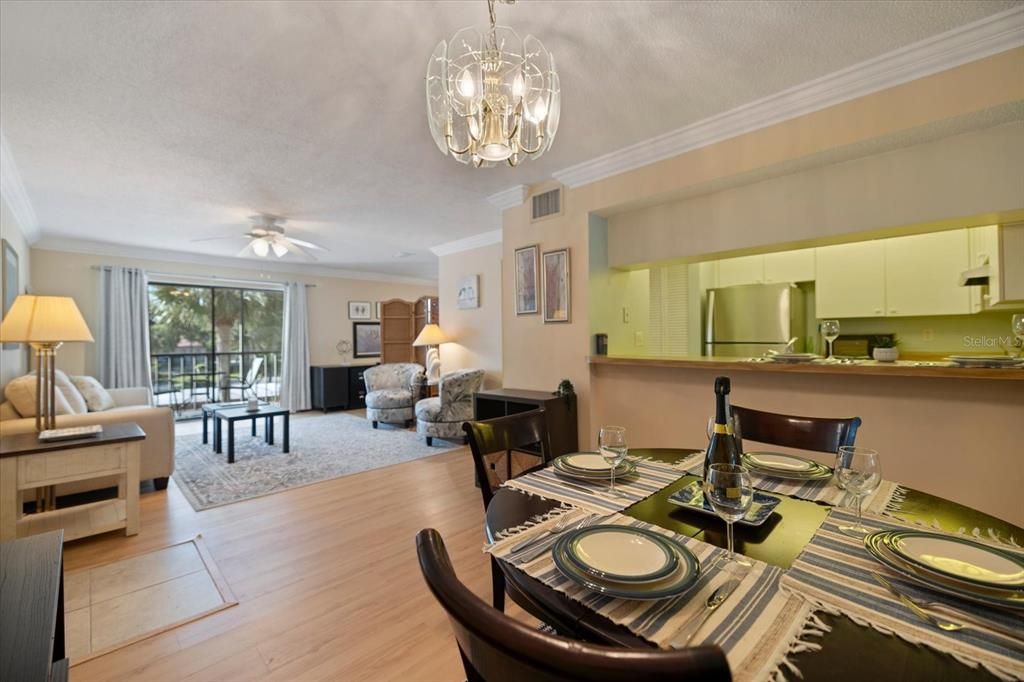 For Sale: $170,000 (2 beds, 2 baths, 1062 Square Feet)