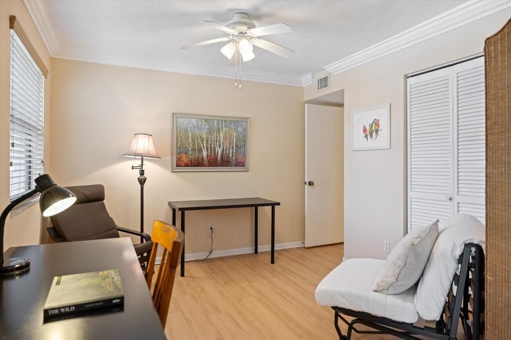 For Sale: $170,000 (2 beds, 2 baths, 1062 Square Feet)