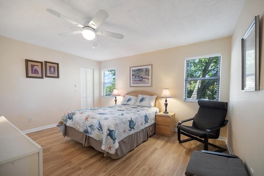 For Sale: $170,000 (2 beds, 2 baths, 1062 Square Feet)