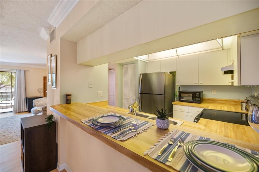 For Sale: $170,000 (2 beds, 2 baths, 1062 Square Feet)