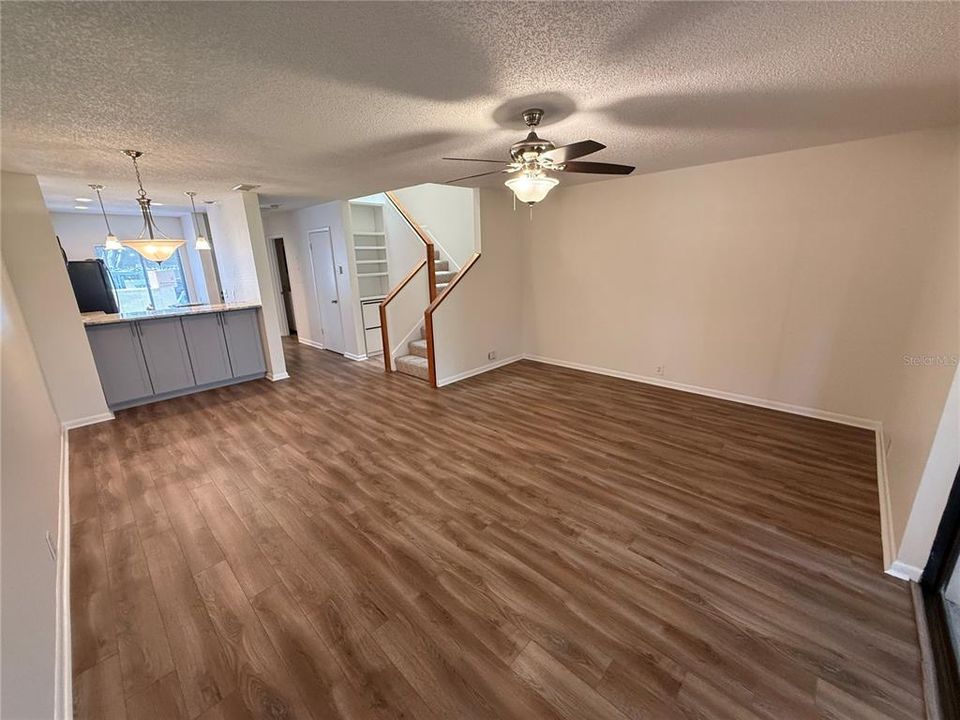 For Sale: $237,500 (2 beds, 2 baths, 1252 Square Feet)