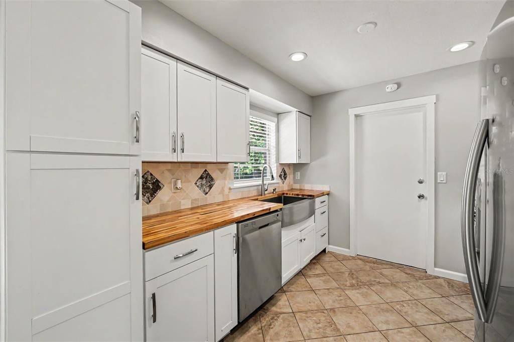 For Sale: $289,900 (3 beds, 2 baths, 1134 Square Feet)