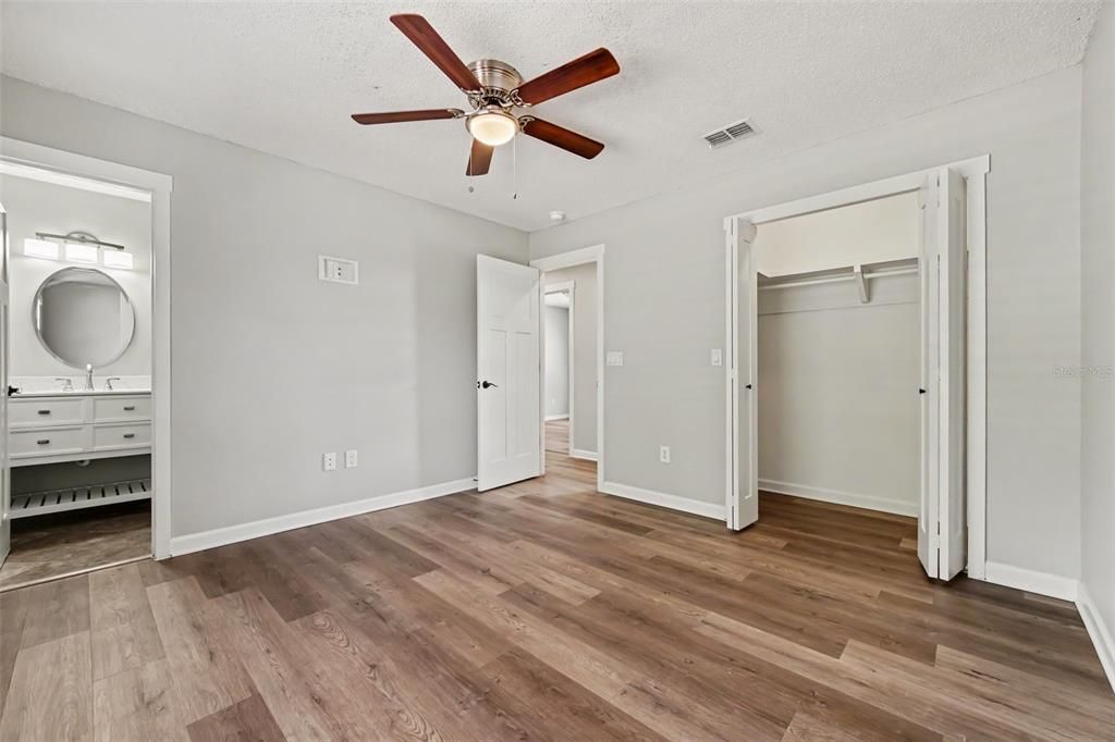 For Sale: $289,900 (3 beds, 2 baths, 1134 Square Feet)