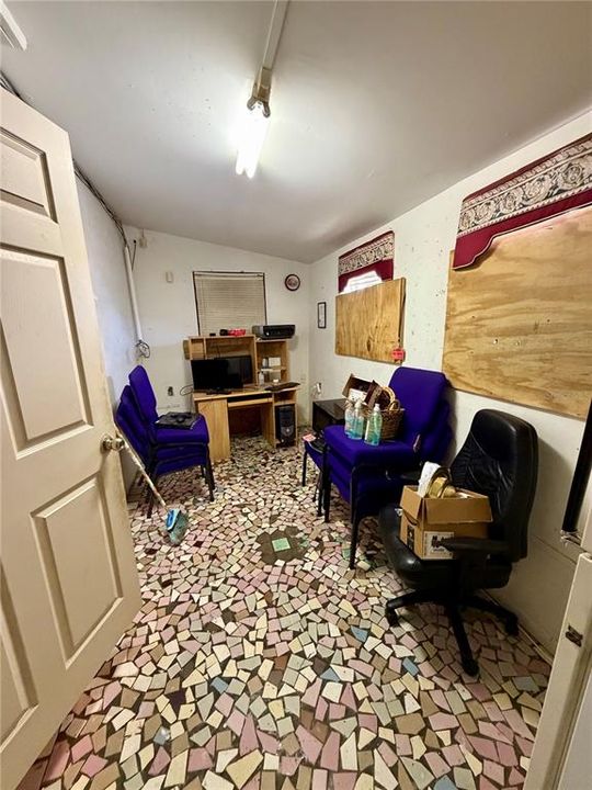 For Sale: $275,000 (0 beds, 0 baths, 1117 Square Feet)