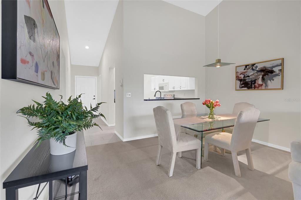 For Sale: $344,900 (2 beds, 2 baths, 1238 Square Feet)