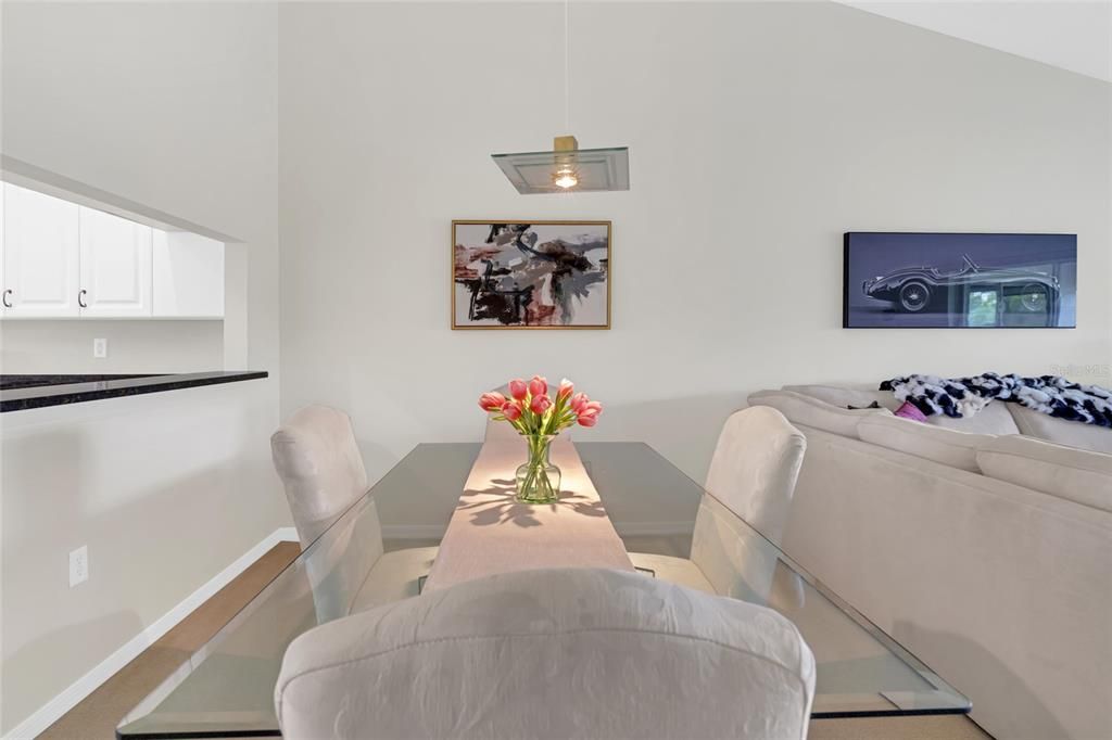 For Sale: $344,900 (2 beds, 2 baths, 1238 Square Feet)