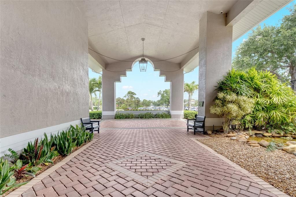 For Sale: $344,900 (2 beds, 2 baths, 1238 Square Feet)