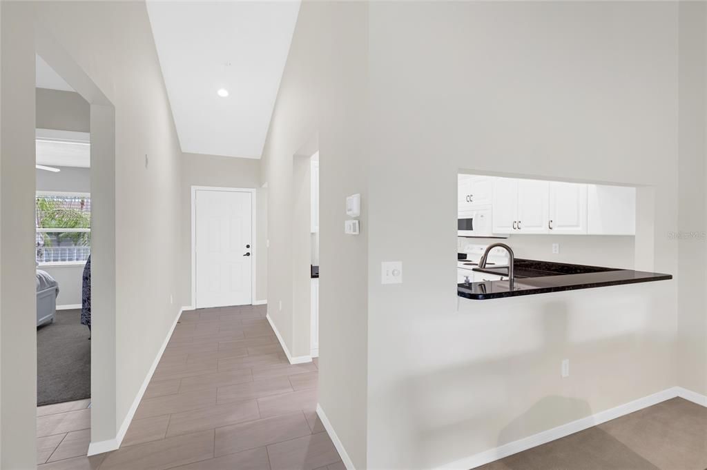 For Sale: $344,900 (2 beds, 2 baths, 1238 Square Feet)