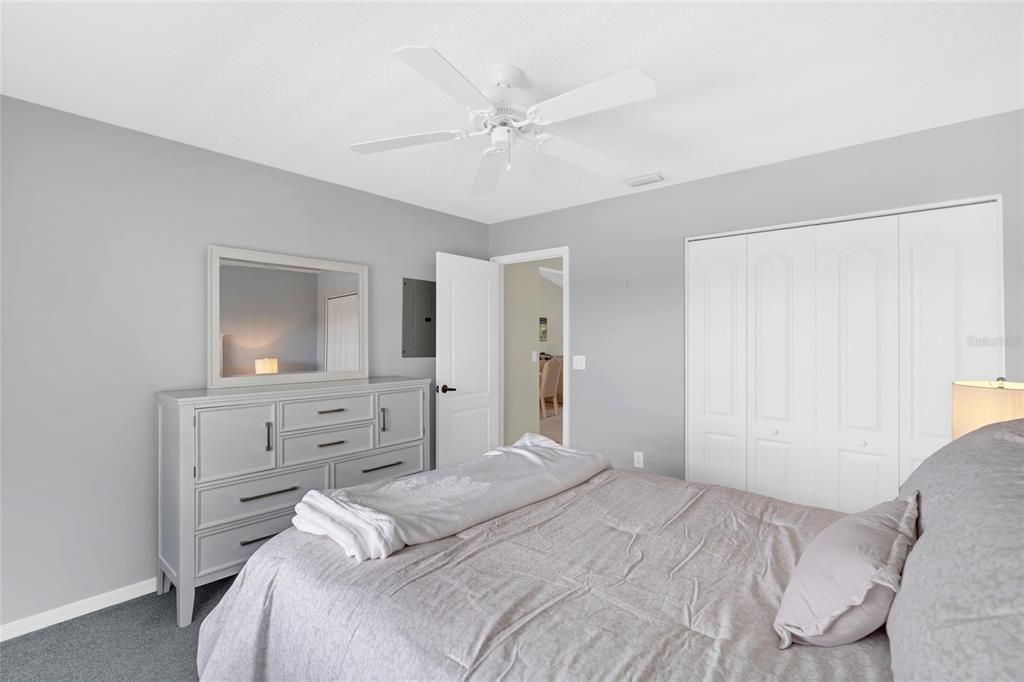 For Sale: $344,900 (2 beds, 2 baths, 1238 Square Feet)
