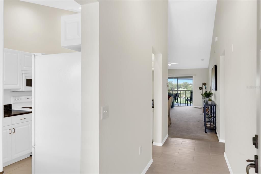 For Sale: $344,900 (2 beds, 2 baths, 1238 Square Feet)