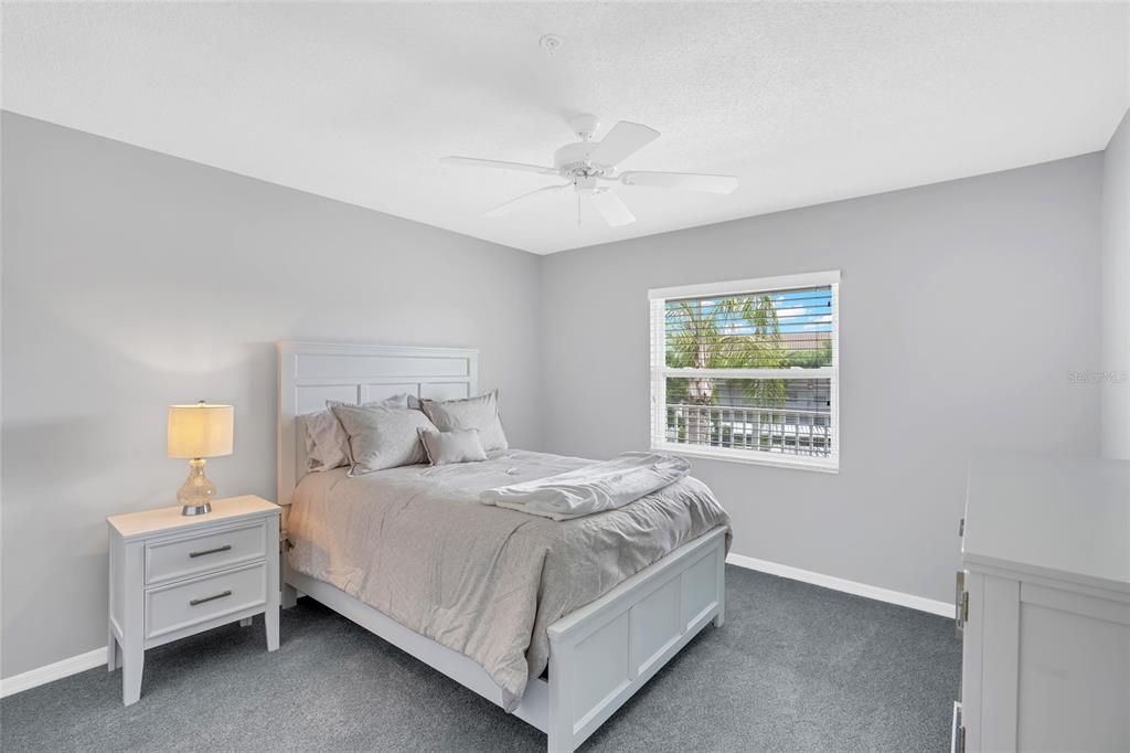 For Sale: $344,900 (2 beds, 2 baths, 1238 Square Feet)