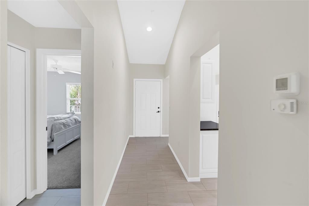 For Sale: $344,900 (2 beds, 2 baths, 1238 Square Feet)