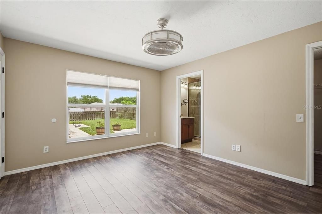 Active With Contract: $360,000 (3 beds, 2 baths, 1177 Square Feet)