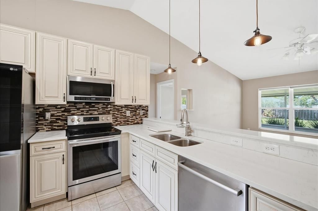 Active With Contract: $360,000 (3 beds, 2 baths, 1177 Square Feet)