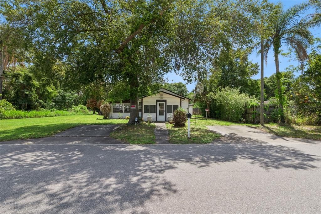 En Venta: $375,000 (2 camas, 1 baños, 816 Pies cuadrados)