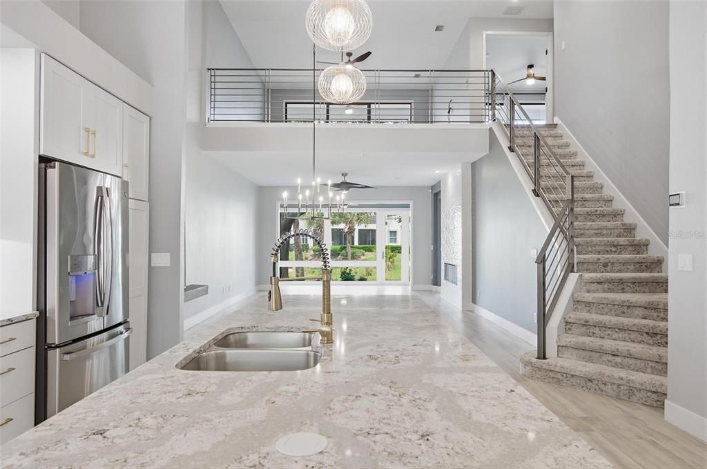 For Sale: $550,000 (2 beds, 2 baths, 2201 Square Feet)