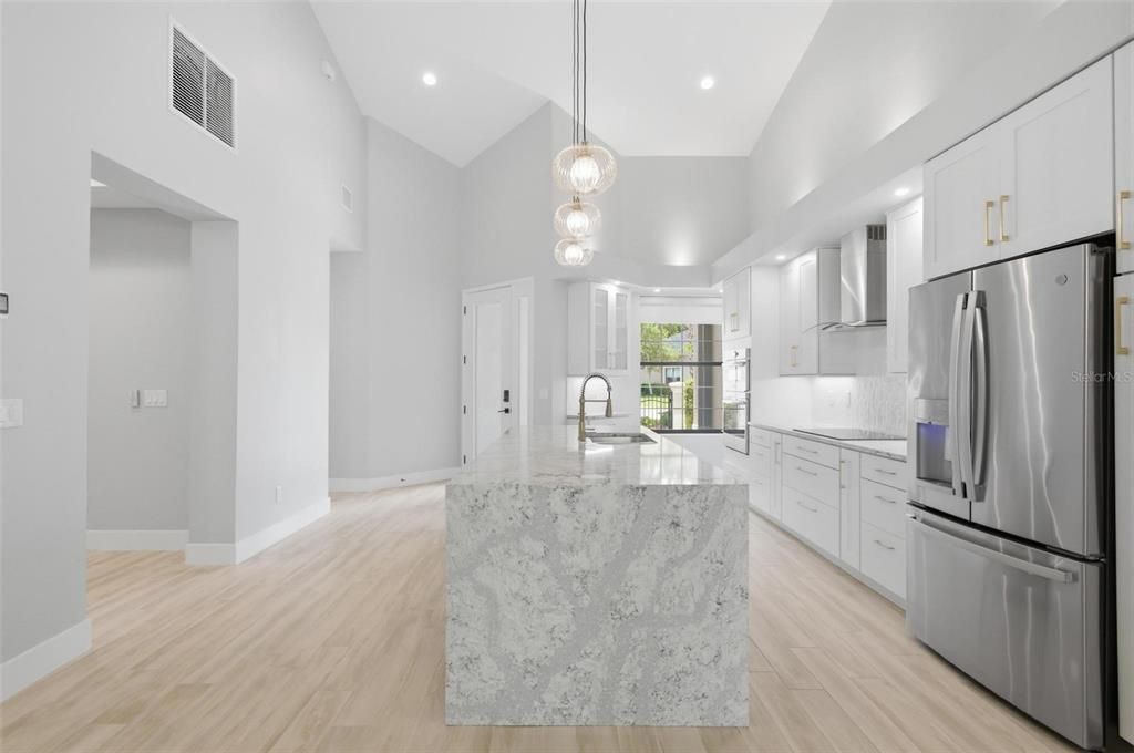 For Sale: $550,000 (2 beds, 2 baths, 2201 Square Feet)