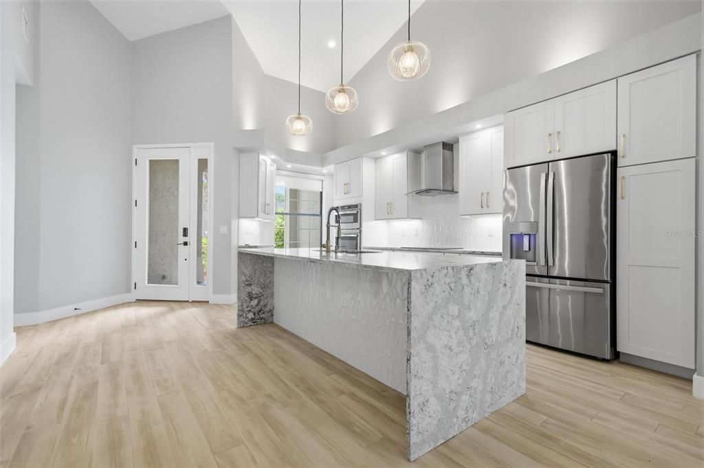 For Sale: $550,000 (2 beds, 2 baths, 2201 Square Feet)
