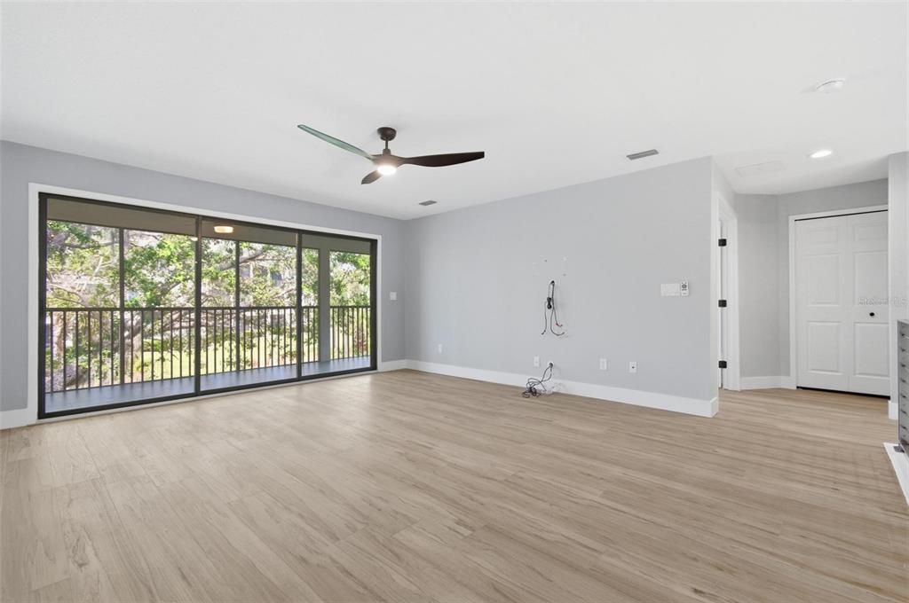 For Sale: $550,000 (2 beds, 2 baths, 2201 Square Feet)
