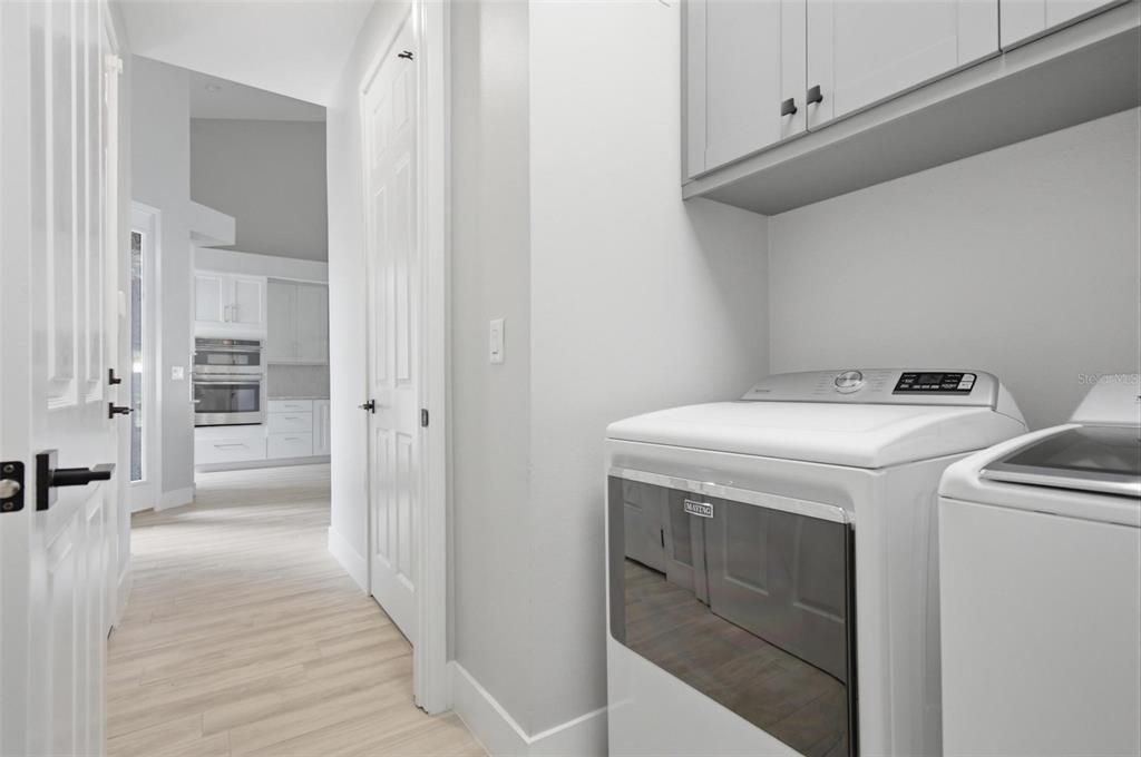 For Sale: $550,000 (2 beds, 2 baths, 2201 Square Feet)