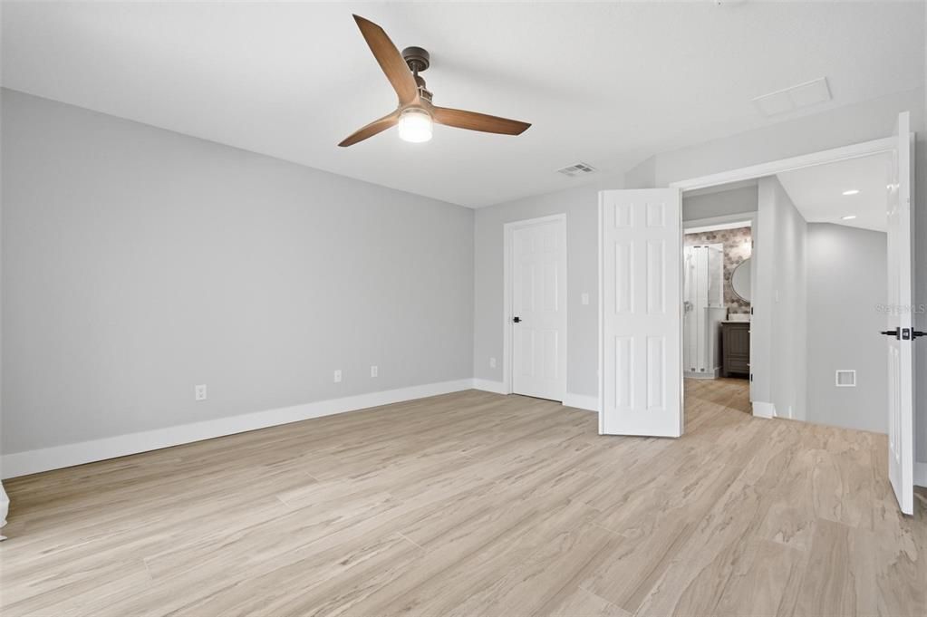 For Sale: $550,000 (2 beds, 2 baths, 2201 Square Feet)