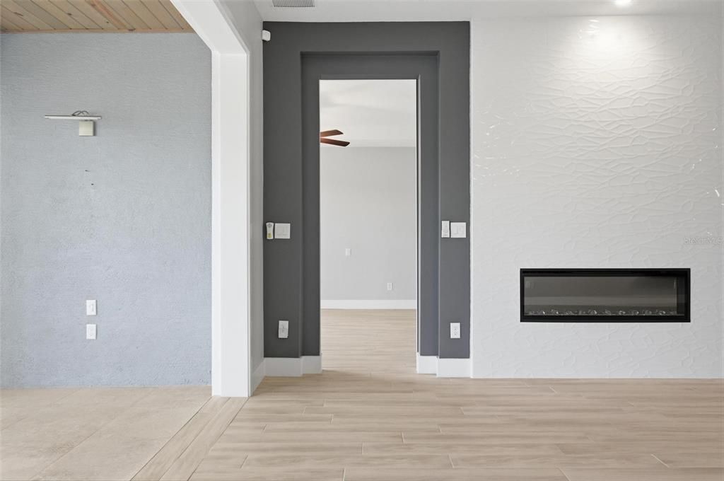 For Sale: $550,000 (2 beds, 2 baths, 2201 Square Feet)