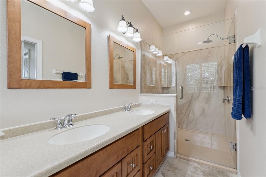 Activo con contrato: $825,000 (3 camas, 2 baños, 2063 Pies cuadrados)