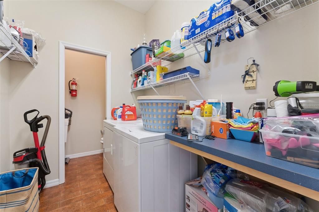 Activo con contrato: $825,000 (3 camas, 2 baños, 2063 Pies cuadrados)