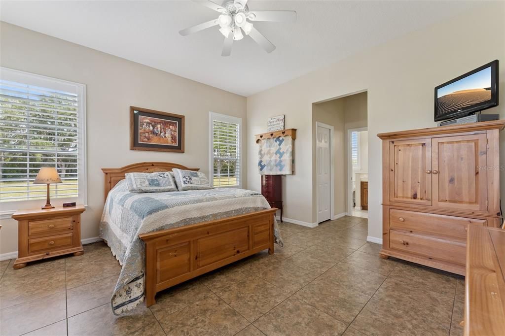 Activo con contrato: $825,000 (3 camas, 2 baños, 2063 Pies cuadrados)