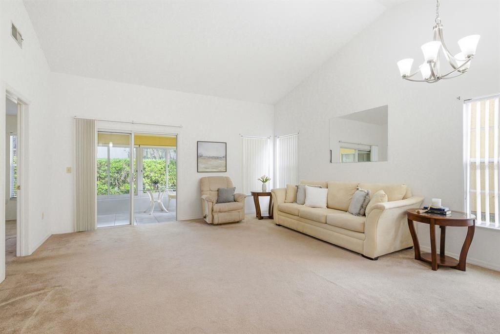 Activo con contrato: $185,000 (2 camas, 2 baños, 1021 Pies cuadrados)