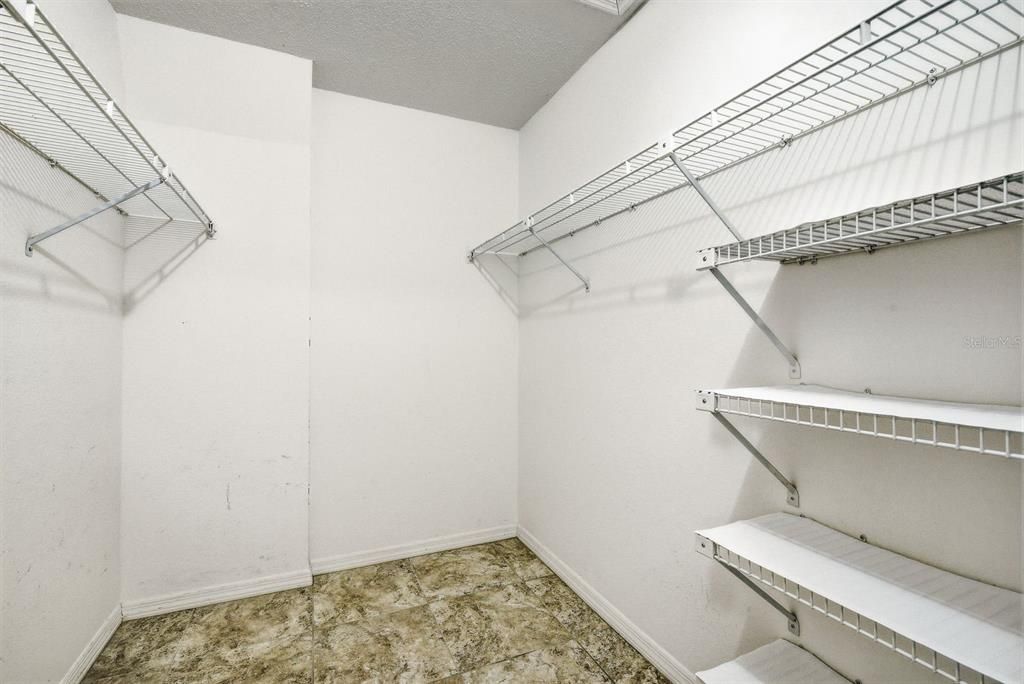 Activo con contrato: $185,000 (2 camas, 2 baños, 1021 Pies cuadrados)